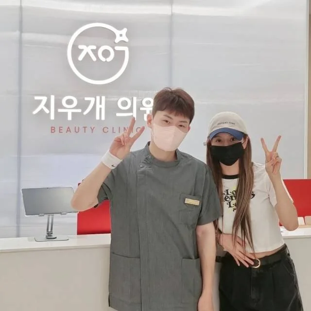 Dr.Eraserを訪問してくださった俳優のハン・ボルムさん