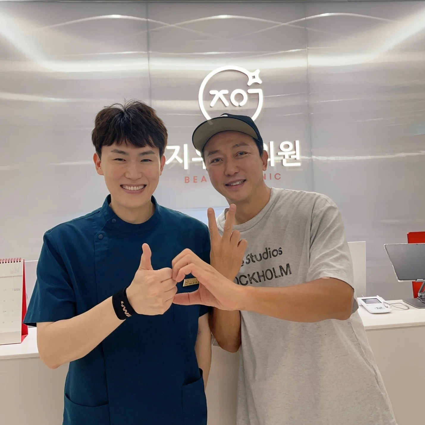 Dr.Eraserを訪問してくださった放送作家タク・ジェフンさん